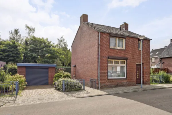 Detached house for sale: Kanunnik Willemsestraat 17, Sint Odiliënberg Sint Odiliënberg