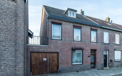 Tussenwoning te koop: Kanunnik van Nuijsstraat 18, Schinveld Schinveld