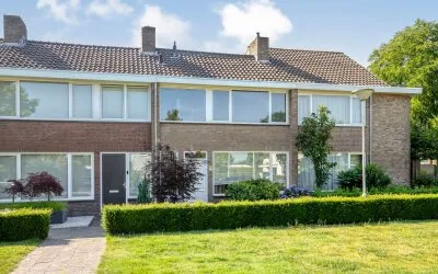 Tussenwoning te koop: Kapelaan J.A. Heerenstraat 60, Hoge Akker Best