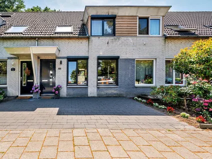 Tussenwoning te koop: Kapelaan Nausstraat 25, Dr. Poelsplein e.o. Venlo