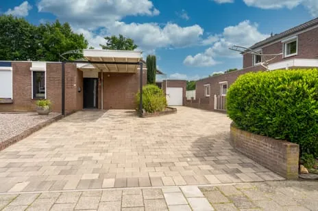 Twee-onder-één-kap te koop: Kapelaan Wijnensingel 88, Beek Beek (Li)