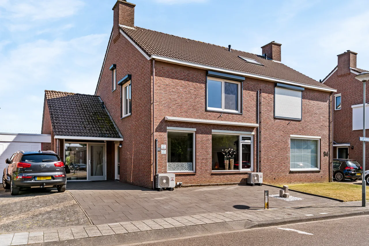 Tussenwoning te koop: Kapelaan Wijnensingel 92, Beek