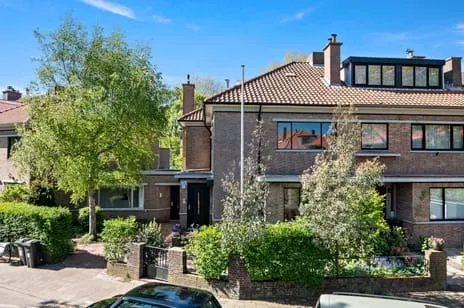 Tussenwoning te koop: Kapelplein 9, Rijslag 'S-Gravenhage