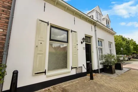 Terraced house for sale: Kapelsteeg 13, Binnenstad Noord Harderwijk