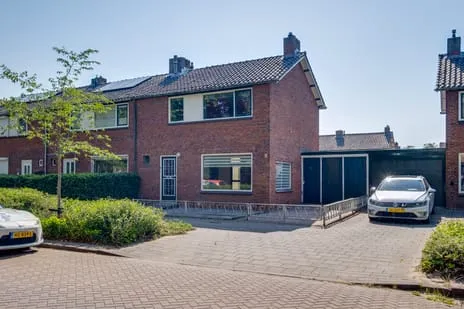 Tussenwoning te koop: Kappeijne van de Coppellostraat 30, Zeeheldenbuurt Zutphen