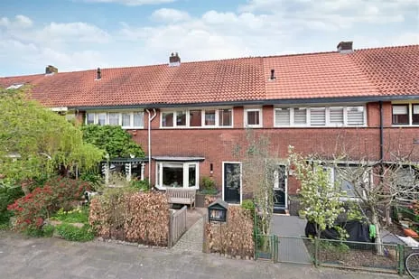 Tussenwoning te koop: Kapteynstraat 68, Hilversum