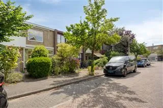 Tussenwoning te koop: Kardinaal de Jongstraat 14, Amstelveen