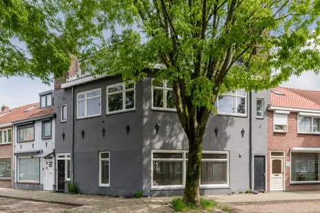 Tussenwoning te koop: Kardinaal van Enckevoirtstraat 15, Padua Tilburg