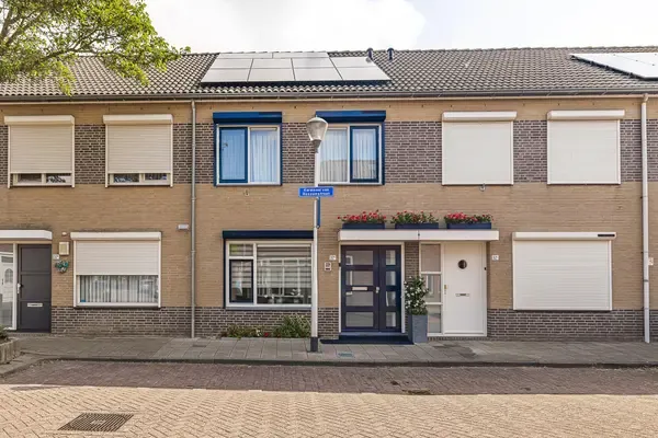 Tussenwoning te koop: Kardinaal van Rossumstraat 32D, Padua Tilburg