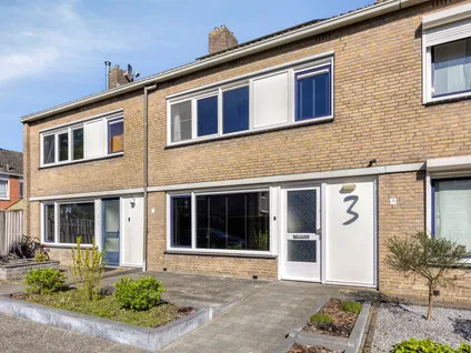 Tussenwoning te koop: Kardinaal de Jongstraat 3, Budel Budel