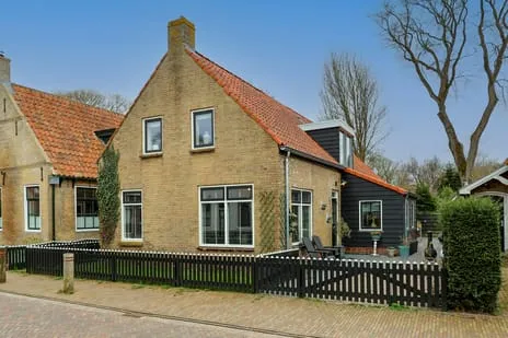 Twee-onder-één-kap te koop: Kardinaal de Jongweg 4, Nes Nes (Gem. Ameland)