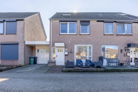 Tussenwoning te koop: Kardinaalsmuts 150, Cuijk Heeswijkse Kampen Cuijk