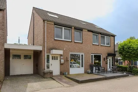 Terraced house for sale: Kardinaalsmuts 150, Cuijk Heeswijkse Kampen Cuijk