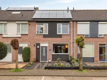 Tussenwoning te koop: Kardinaalspad 22, Kroon Helmond
