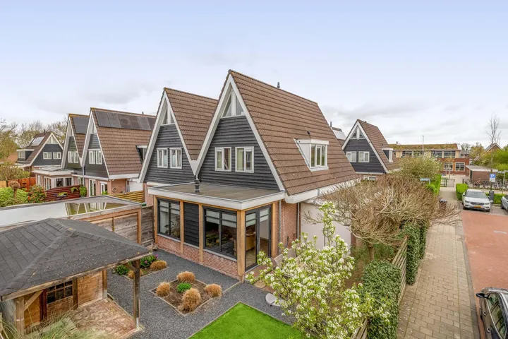 Hoekwoning te koop: Karekiethof 1, Ouderkerk aan den IJssel Ouderkerk Aan Den Ijssel