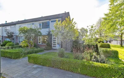 Hoekwoning te koop: Karekietplantsoen 2, Hank Hank