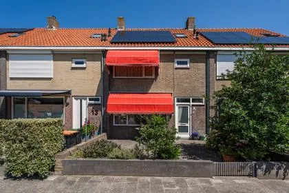 Terraced house for sale: Karel Doormanlaan 15, Zuid I en II Egmond Aan Zee