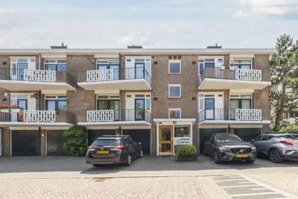 Apartment for sale: Karel Doormanlaan 38, Zeeheldenbuurt Oegstgeest