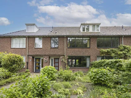 Tussenwoning te koop: Karel Doormanlaan 57, Staatsliedenbuurt Oost Tilburg