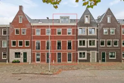 Tussenwoning te koop: Karel Doormanstraat 23, Oud-Beijerland Zeeheldenwijk Oud-Beijerland