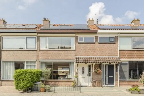 Tussenwoning te koop: Karel Doormanstraat 46, Zeeheldenbuurt Bodegraven