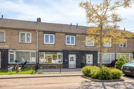 Tussenwoning te koop: Karel Doormanstraat 46, De Kruiskamp 'S-Hertogenbosch