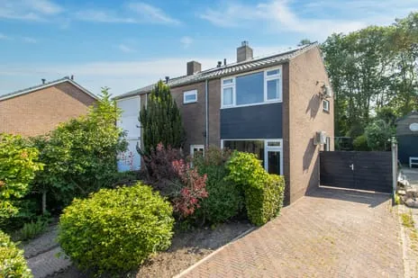 Twee-onder-één-kap te koop: Karel Doormanstraat 48, Hellouw Hellouw