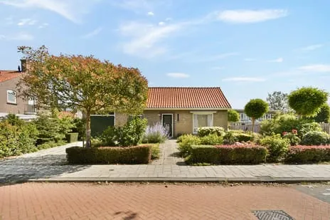 Detached house for sale: Karel Doormanstraat 5A, Oranjebuurt Spijkenisse