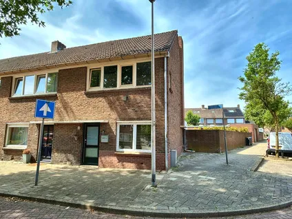 Hoekwoning te koop: Karel Van Den Oeverstraat 2, Dr. Schaepmanplein en omgeving Heerlen