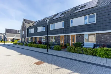 Tussenwoning te koop: Karel Appelstraat 10, De Gilden Dronten