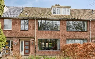 Tussenwoning te koop: Karel Doormanlaan 57, Staatsliedenbuurt Oost Tilburg