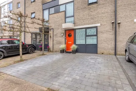 Tussenwoning te koop: Karibastraat 45, Afrikabuurt-West Delft