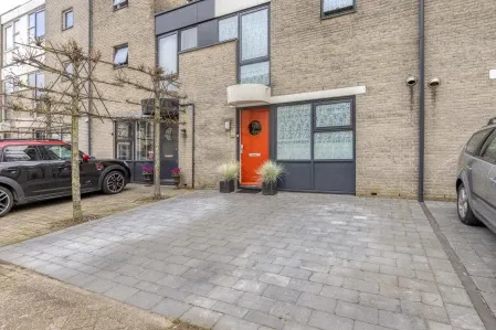 Tussenwoning te koop: Karibastraat 45, Afrikabuurt-West Delft