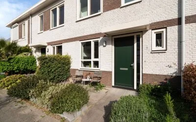 Tussenwoning te koop: Karimunstraat 11, Heijplaat Rotterdam