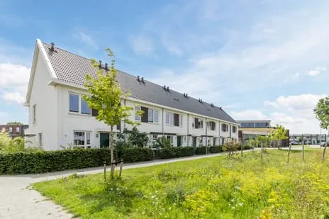 Tussenwoning te koop: Karimunstraat 38, Heijplaat Rotterdam