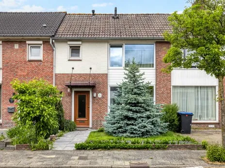 Tussenwoning te koop: Karmelietenstraat 12, West 1 Dongen