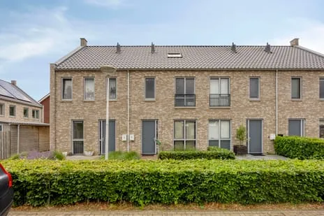 Tussenwoning te koop: Karmijn 74, Winssen-Centrum Winssen