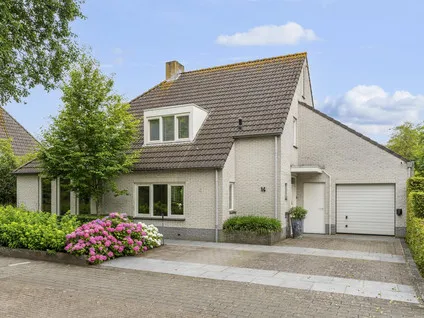 Vrijstaande woning te koop: Karolusguldenstraat 14, Maasoever 'S-Hertogenbosch