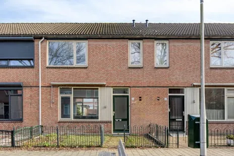 Tussenwoning te koop: Karpatenlaan 32, Groenewoud West Tilburg