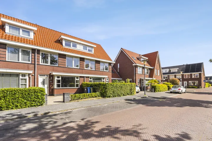 Tussenwoning te koop: Karperstraat 132, Oosteinde Aalsmeer