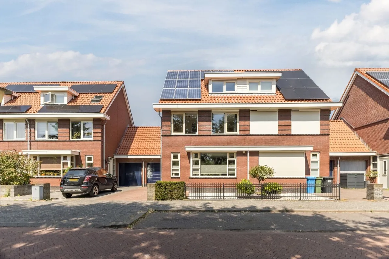 Terraced house for sale: Karperstraat 154, Oosteinde Aalsmeer