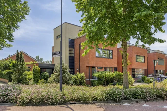 Corner house for sale: Karrevracht 2, Hoenderbos-Velmolen Uden