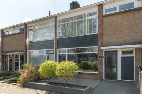 Tussenwoning te koop: Karst de Jongweg 80, Midden Heerenveen
