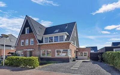 Twee-onder-één-kap te koop: Kartuizerslaan 7, Archeon Alphen Aan Den Rijn