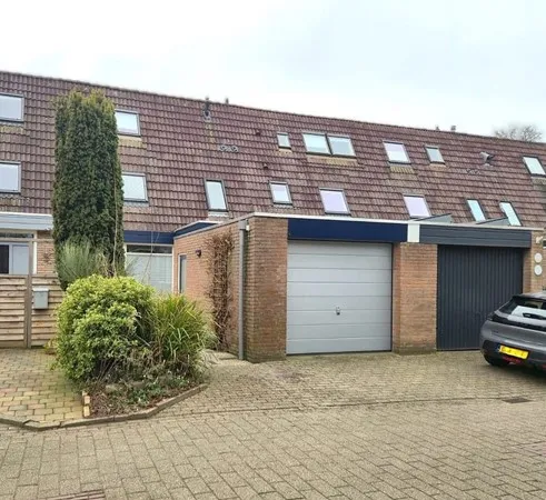 Tussenwoning te koop: Karveel 43, Risdam-Zuid - Buurt 20 06 Hoorn