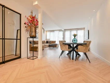 Tussenwoning te koop: Karwijstraat 97, Hoogvliet Rotterdam