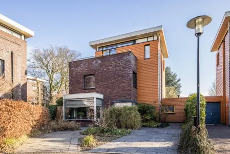 Twee-onder-één-kap te koop: Kastanjehof 10, Velp-Zuid beneden spoorlijn Velp