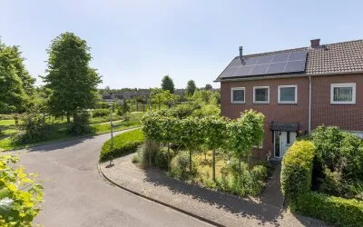 Hoekwoning te koop: Kastanjelaan 1, Hambroek Borculo