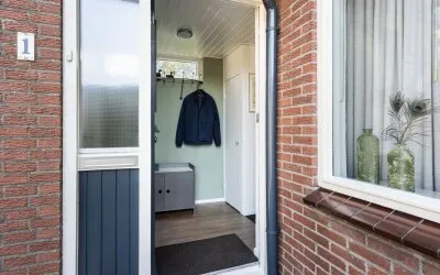 Hoekwoning te koop: Kastanjelaan 1, Woerden