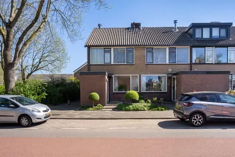 Hoekwoning te koop: Kastanjelaan 1, Bloemen- en Bomenkwartier Woerden